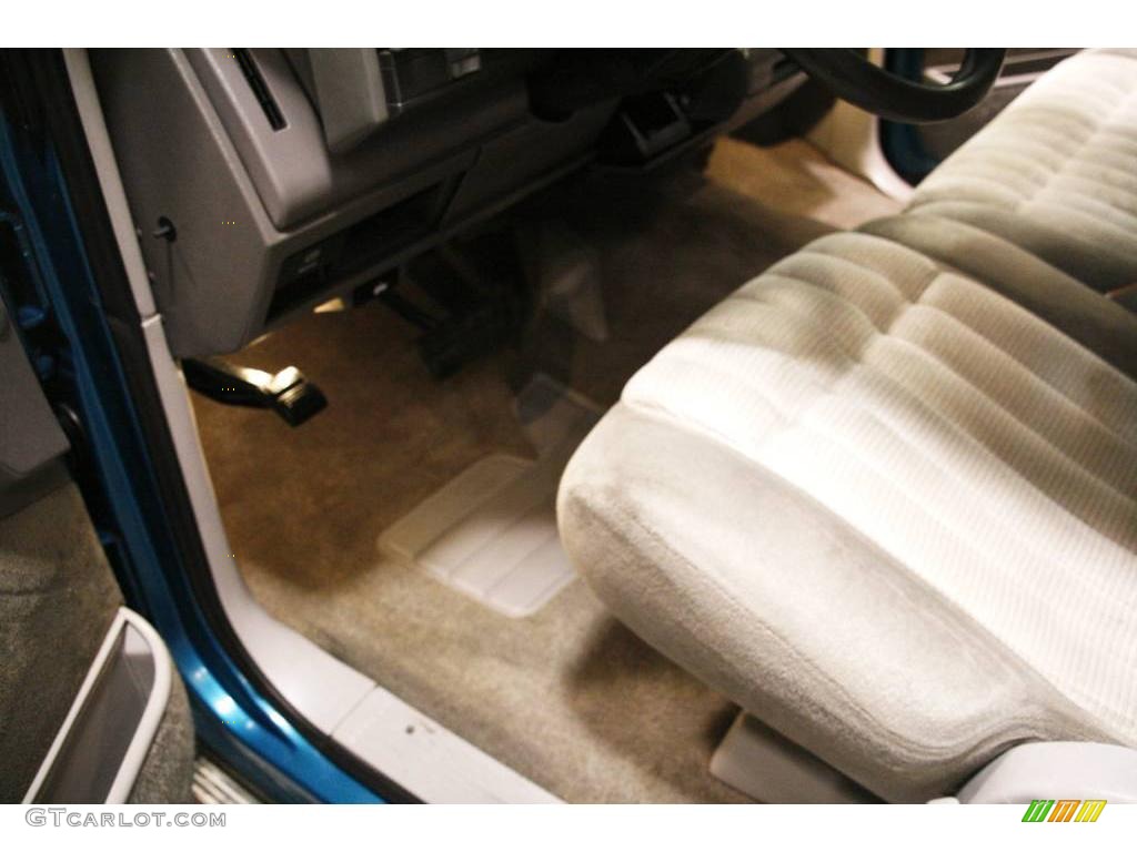1994 C/K C2500 Extended Cab - Light Quasar Blue Metallic / Gray photo #16