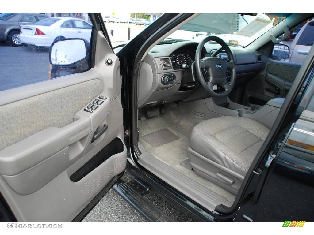 2002 Explorer XLS 4x4 - Black Clearcoat / Graphite photo #11