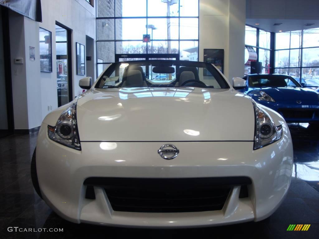 2010 370Z Sport Touring Roadster - Pearl White / Gray Leather photo #2