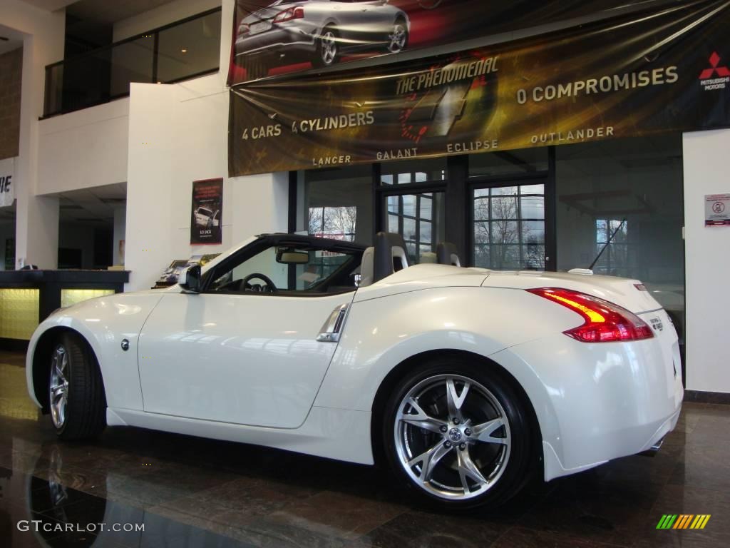 2010 370Z Sport Touring Roadster - Pearl White / Gray Leather photo #6