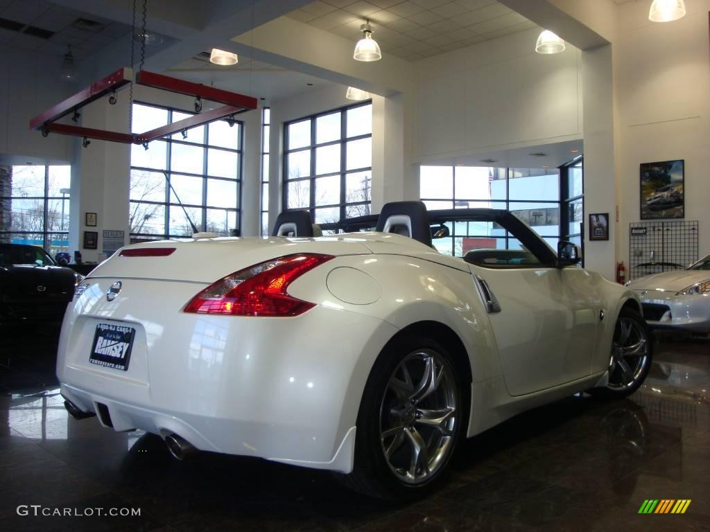 2010 370Z Sport Touring Roadster - Pearl White / Gray Leather photo #10