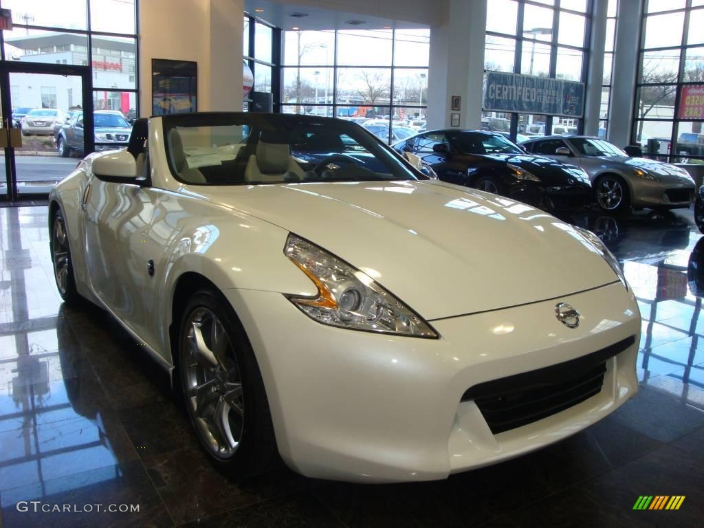 2010 370Z Sport Touring Roadster - Pearl White / Gray Leather photo #13