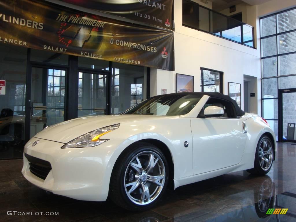 2010 370Z Sport Touring Roadster - Pearl White / Gray Leather photo #15
