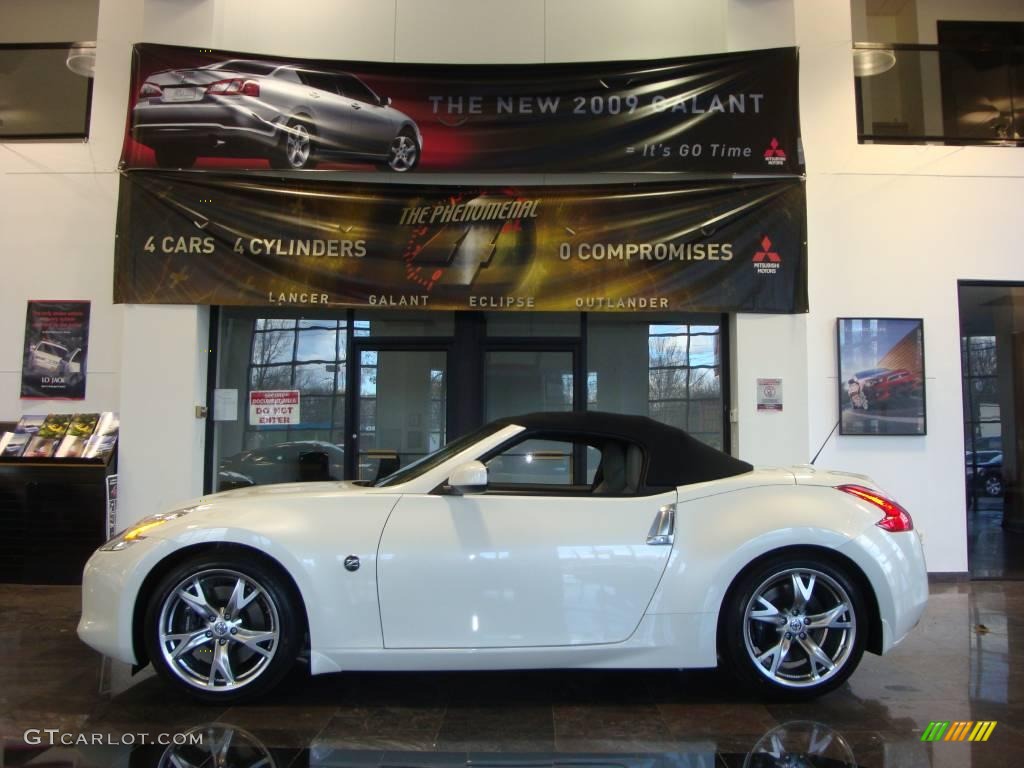 2010 370Z Sport Touring Roadster - Pearl White / Gray Leather photo #17