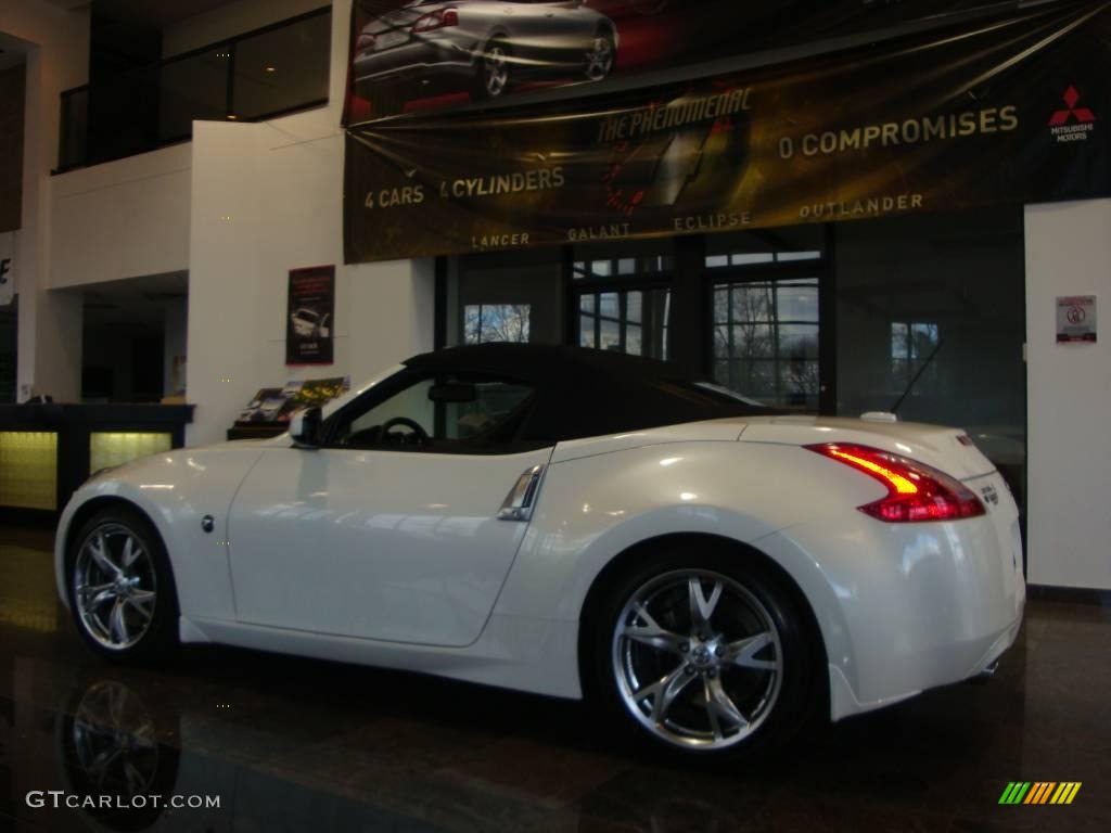 2010 370Z Sport Touring Roadster - Pearl White / Gray Leather photo #18