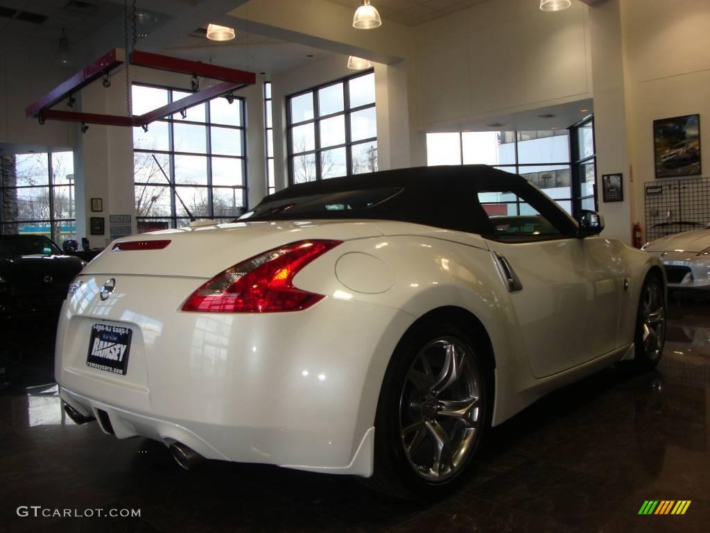 2010 370Z Sport Touring Roadster - Pearl White / Gray Leather photo #22