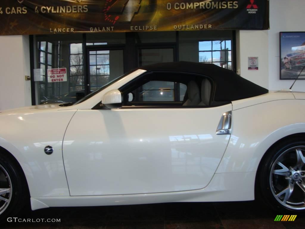 2010 370Z Sport Touring Roadster - Pearl White / Gray Leather photo #26