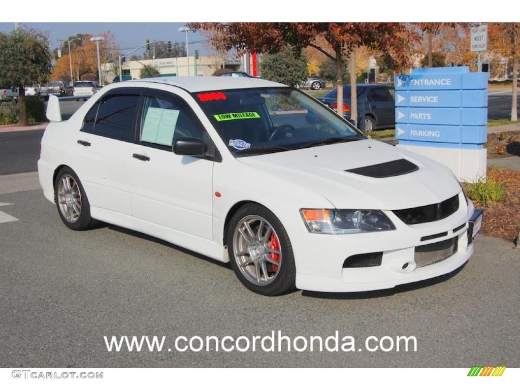 Wicked White Mitsubishi Lancer Evolution