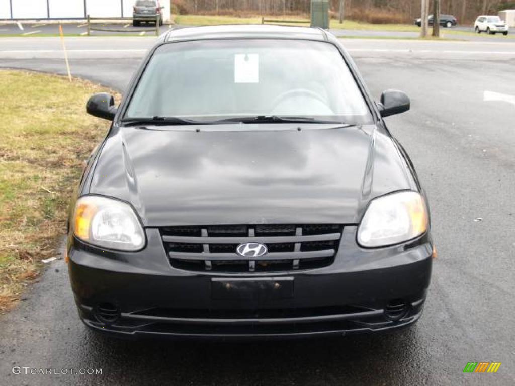 2005 Accent GLS Coupe - Ebony Black / Gray photo #3