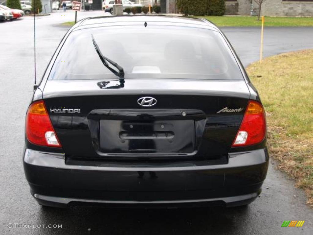 2005 Accent GLS Coupe - Ebony Black / Gray photo #5