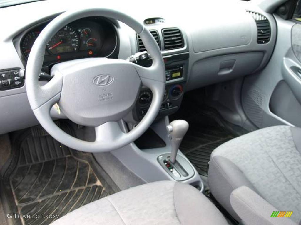 2005 Accent GLS Coupe - Ebony Black / Gray photo #9