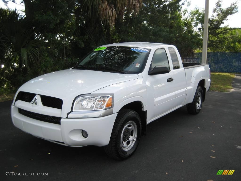 Arctic White Mitsubishi Raider