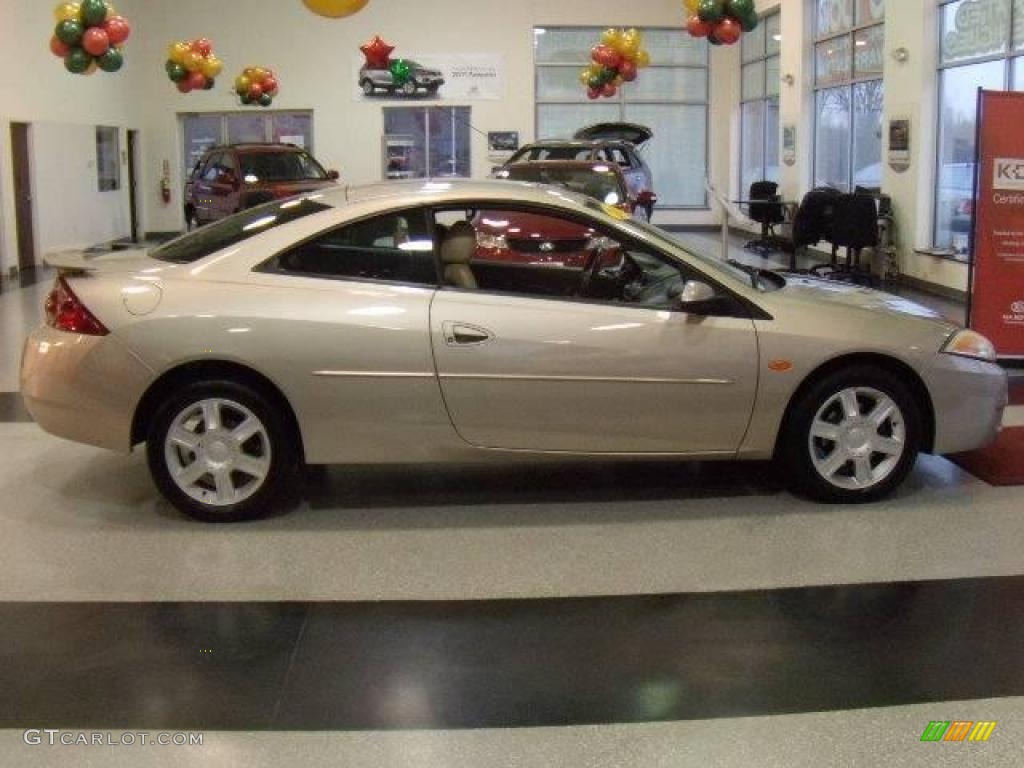 2002 Cougar V6 Coupe - Light Parchment Gold Metallic / Medium Parchment photo #7