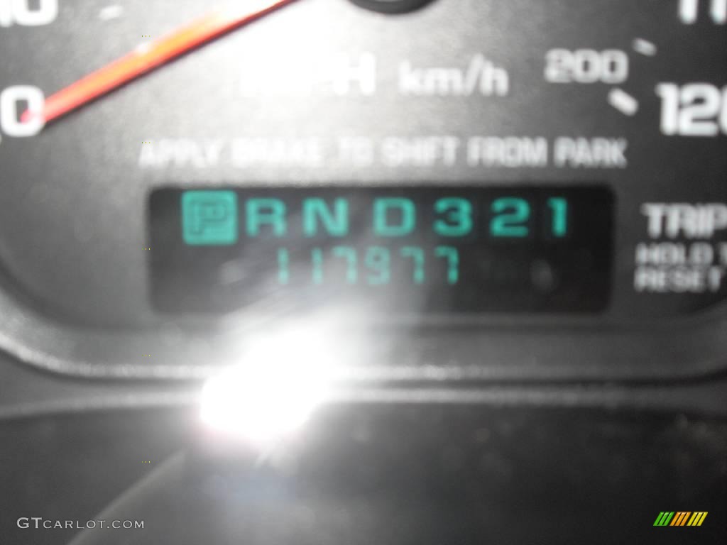 2004 Impala LS - White / Medium Gray photo #9