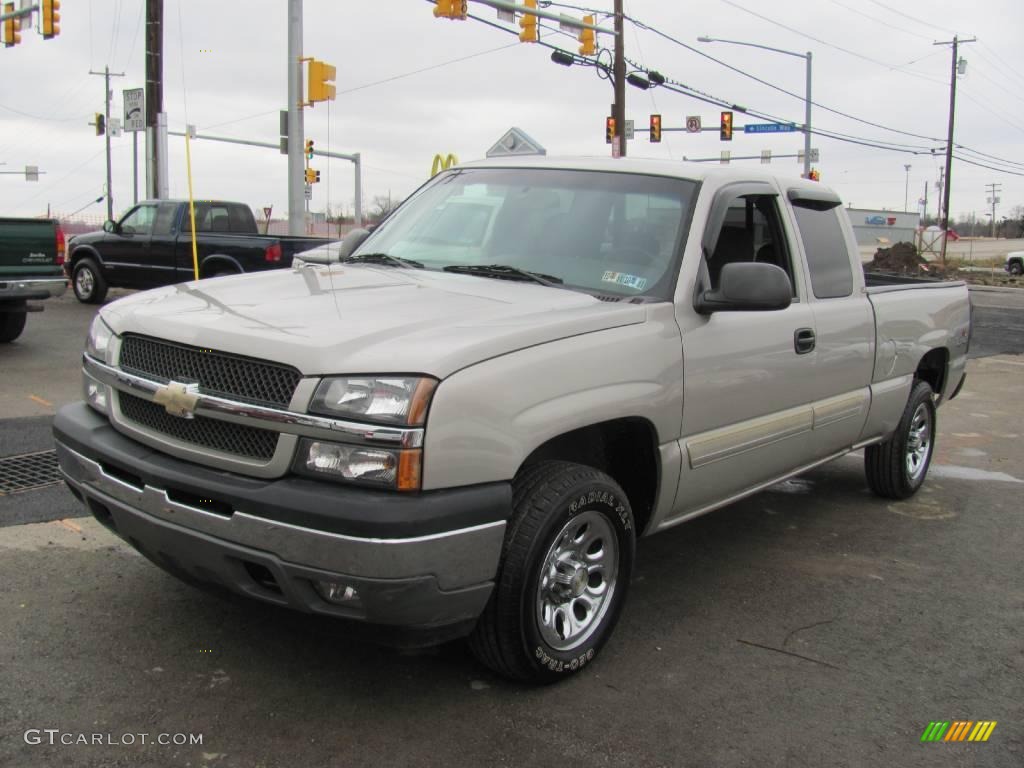 2005 Silverado 1500 LS Extended Cab 4x4 - Sandstone Metallic / Medium Gray photo #14