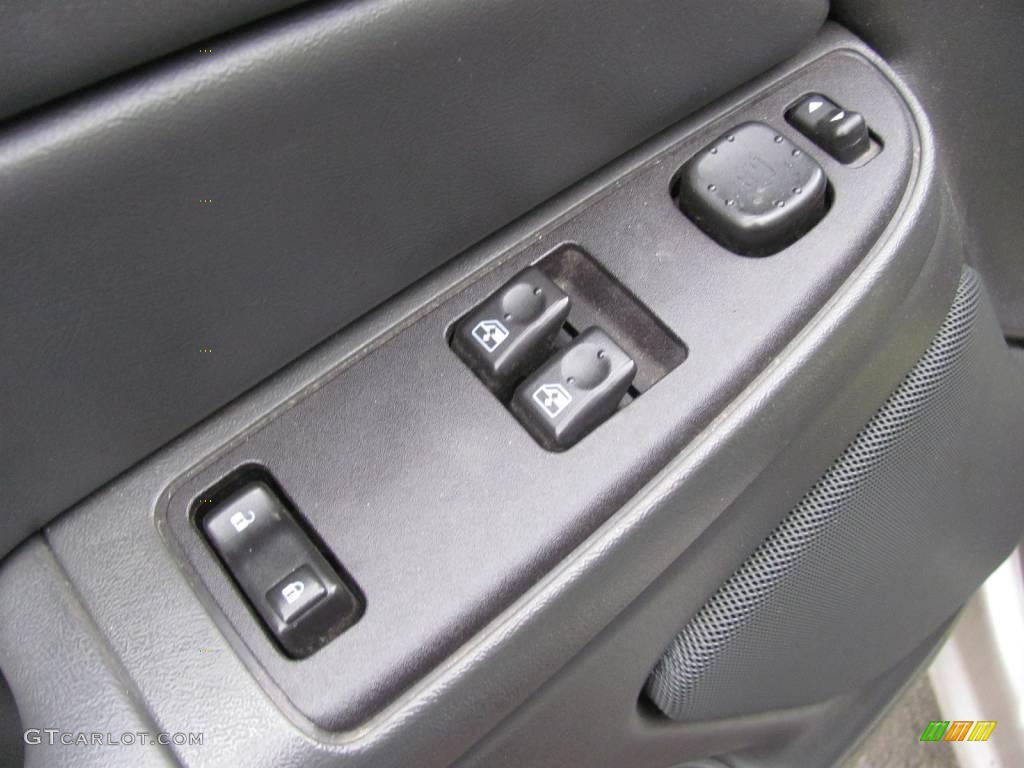 2005 Silverado 1500 LS Extended Cab 4x4 - Sandstone Metallic / Medium Gray photo #21