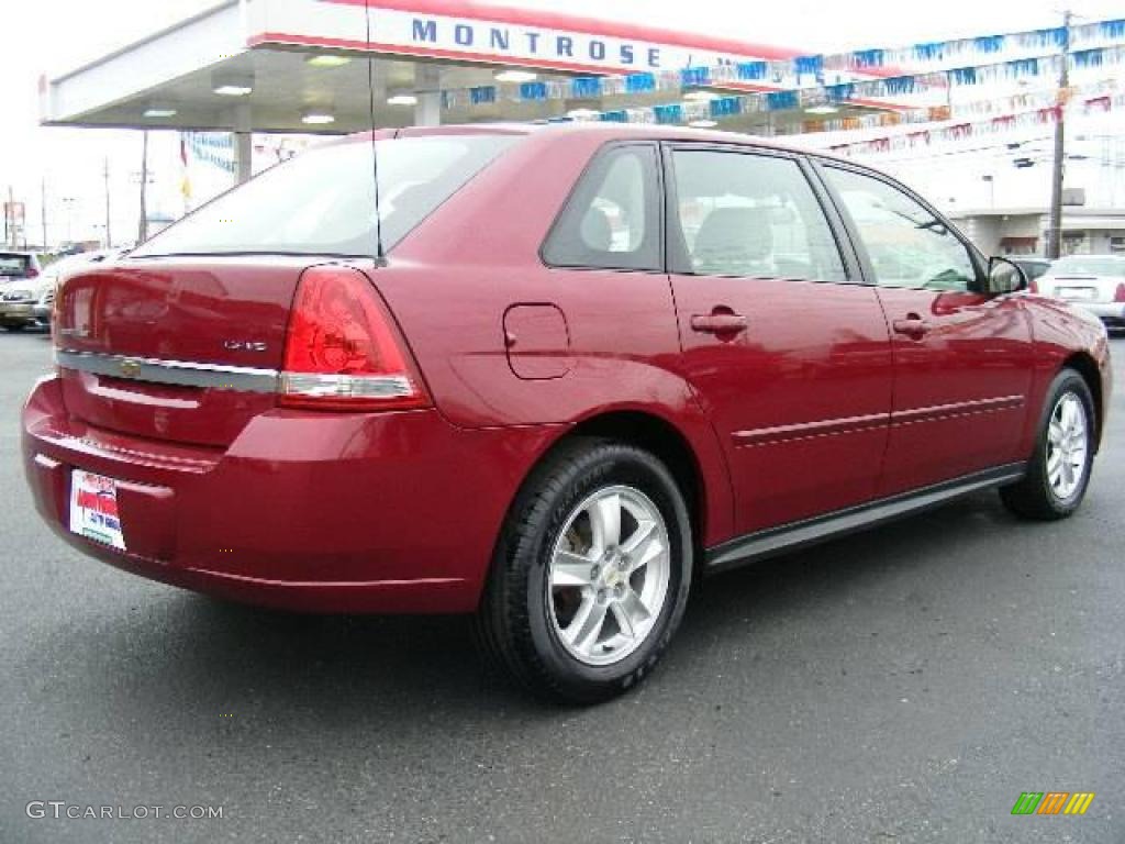 2005 Malibu Maxx LS Wagon - Sport Red Metallic / Neutral Beige photo #5