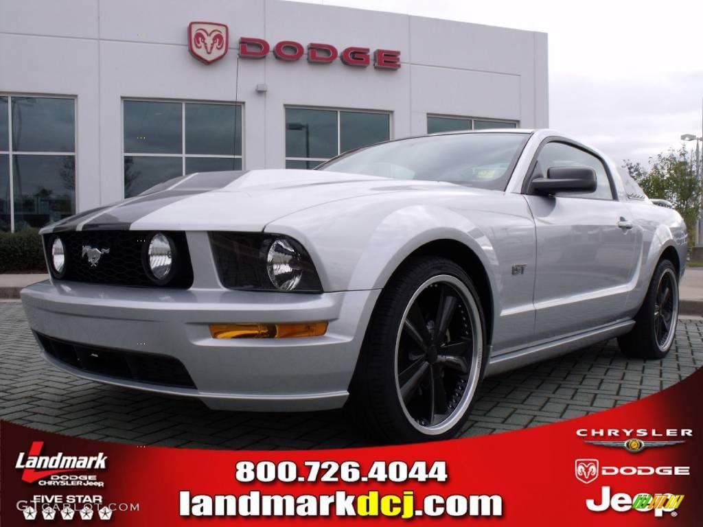 2006 Satin Silver Metallic Ford Mustang Gt Premium Coupe
