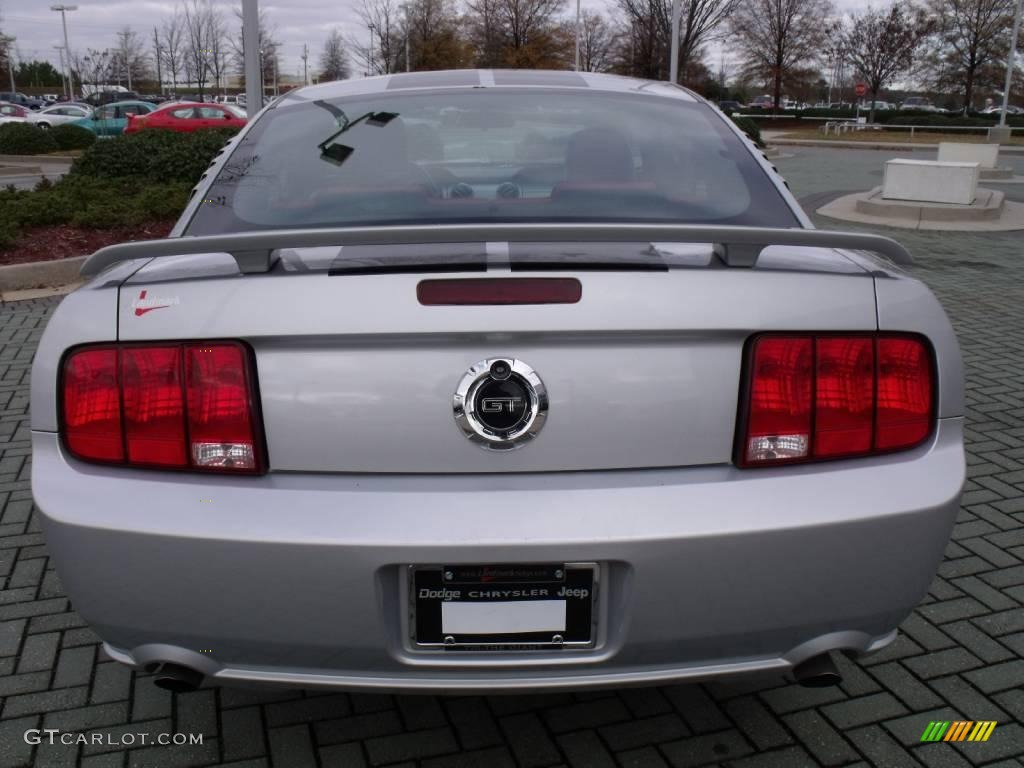 2006 Mustang GT Premium Coupe - Satin Silver Metallic / Red/Dark Charcoal photo #4