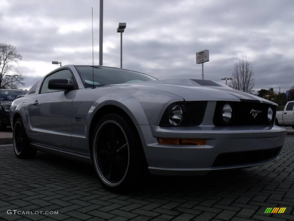 2006 Mustang GT Premium Coupe - Satin Silver Metallic / Red/Dark Charcoal photo #7