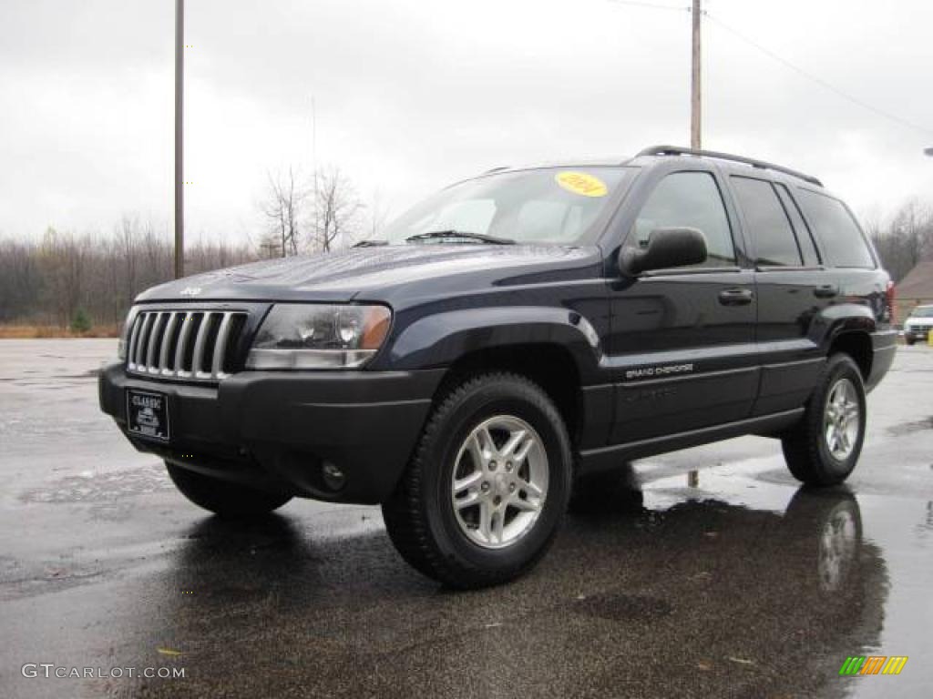 2004 Grand Cherokee Laredo 4x4 - Midnight Blue Pearl / Taupe photo #1