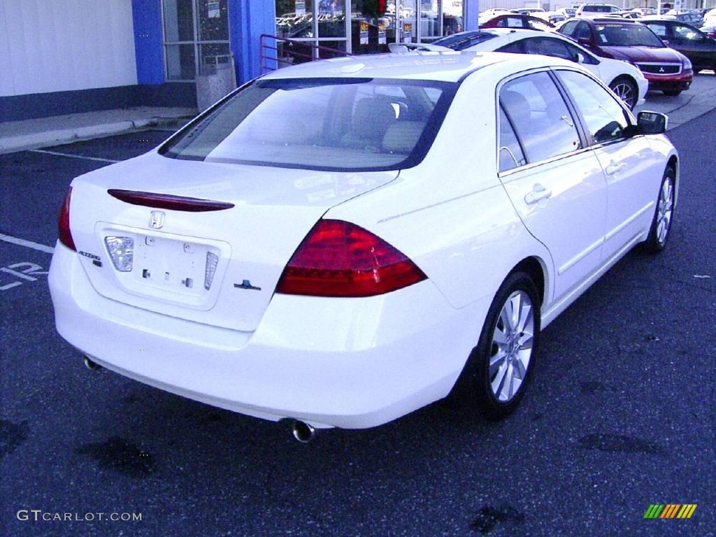 2007 Accord EX-L V6 Sedan - Taffeta White / Ivory photo #4