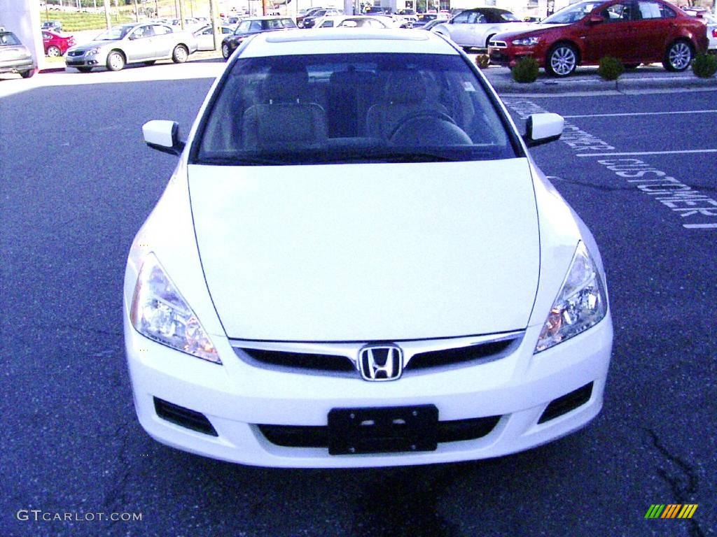 2007 Accord EX-L V6 Sedan - Taffeta White / Ivory photo #6