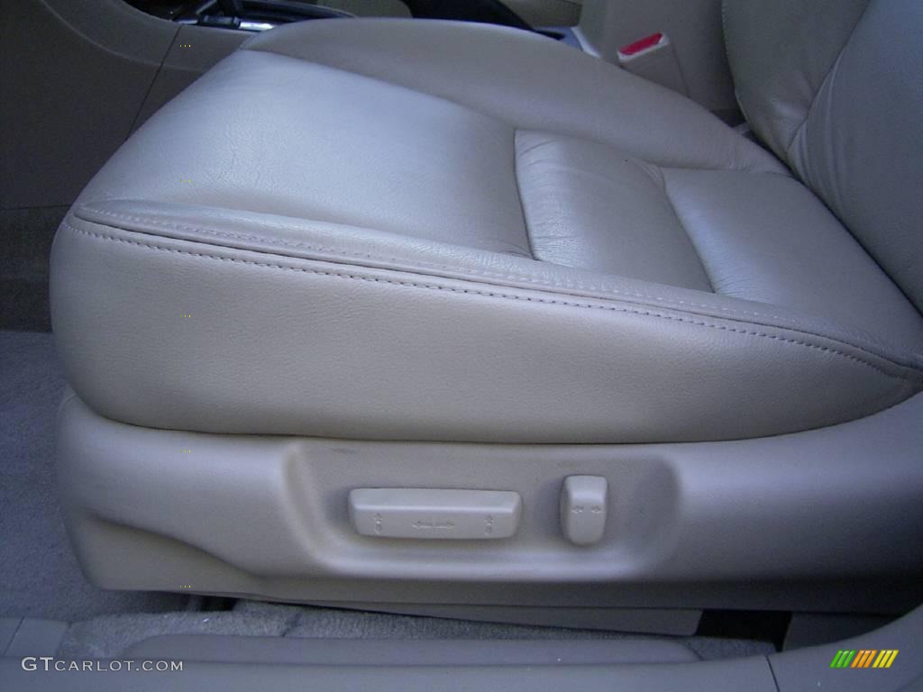 2007 Accord EX-L V6 Sedan - Taffeta White / Ivory photo #10