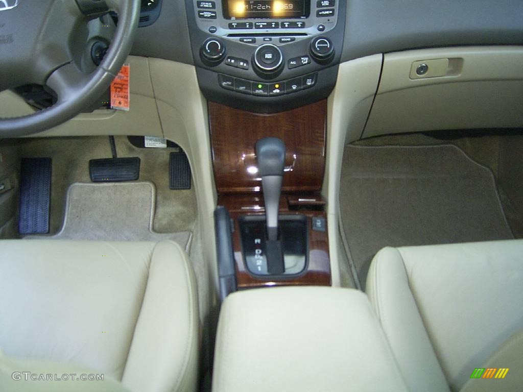 2007 Accord EX-L V6 Sedan - Taffeta White / Ivory photo #24