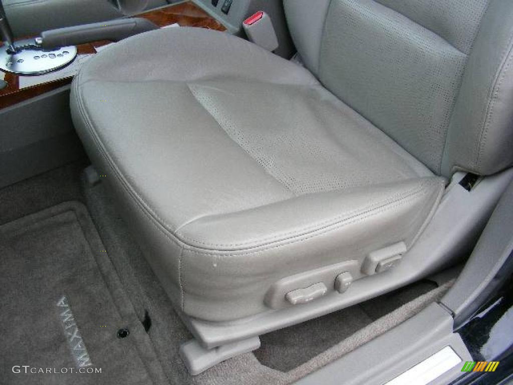 2004 Maxima 3.5 SL - Onyx Black / Frost Gray photo #10