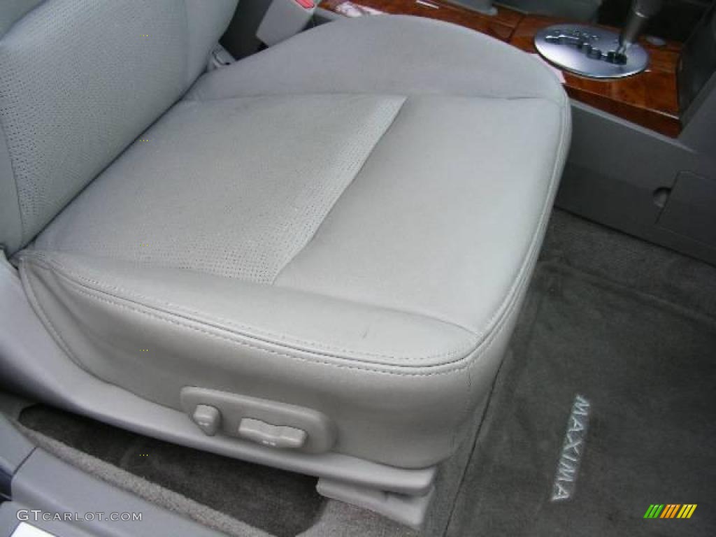 2004 Maxima 3.5 SL - Onyx Black / Frost Gray photo #14