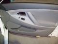 Super White - Camry LE Photo No. 28