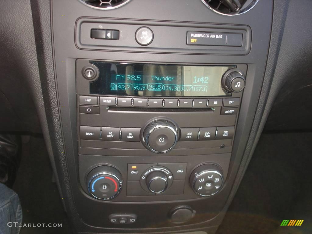 2009 HHR LT - Gold Mist Metallic / Ebony photo #15