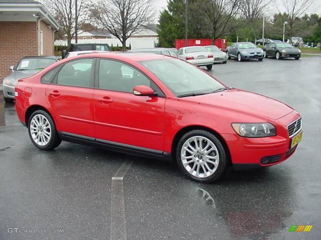 2005 S40 T5 - Passion Red / Off Black photo #1