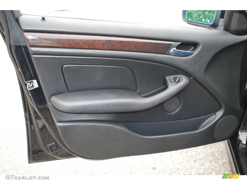 2002 3 Series 325i Sedan - Jet Black / Black photo #17