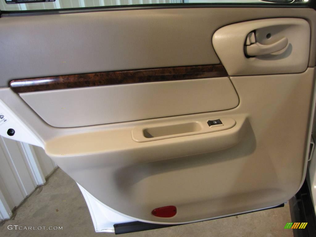 2002 Impala  - White / Neutral photo #15