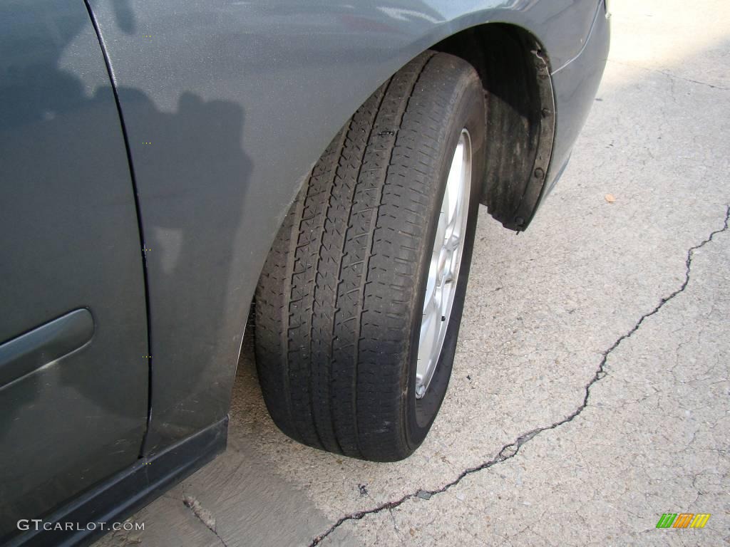 2004 Malibu Maxx LS Wagon - Medium Gray Metallic / Gray photo #24