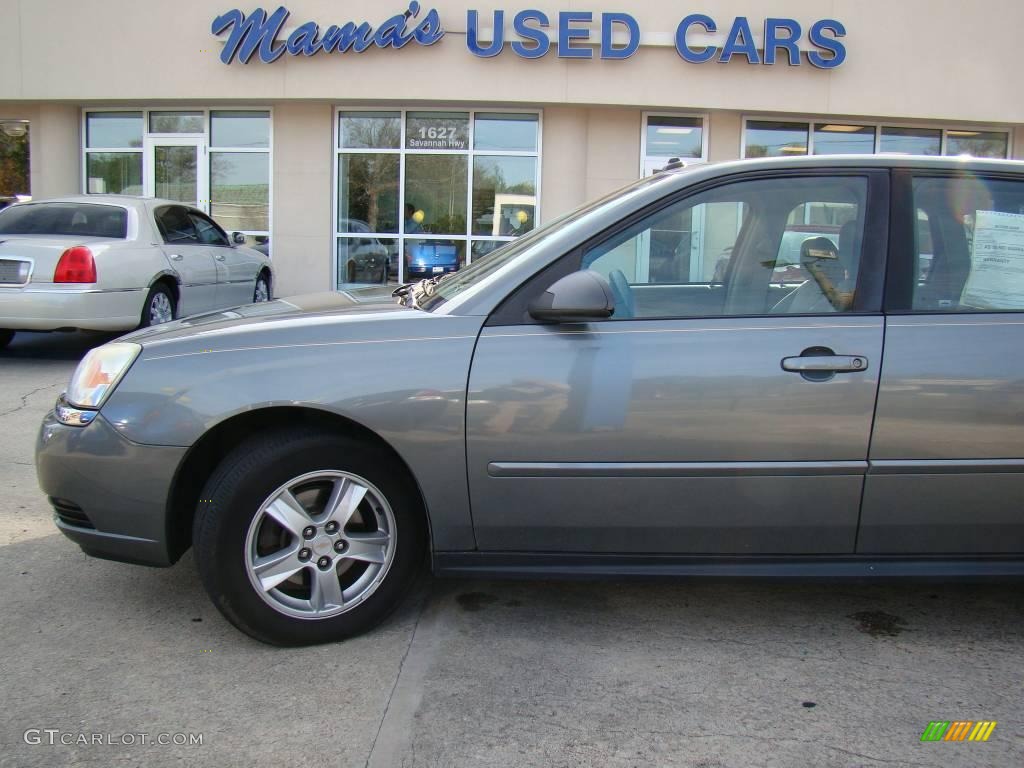 2004 Malibu Maxx LS Wagon - Medium Gray Metallic / Gray photo #26