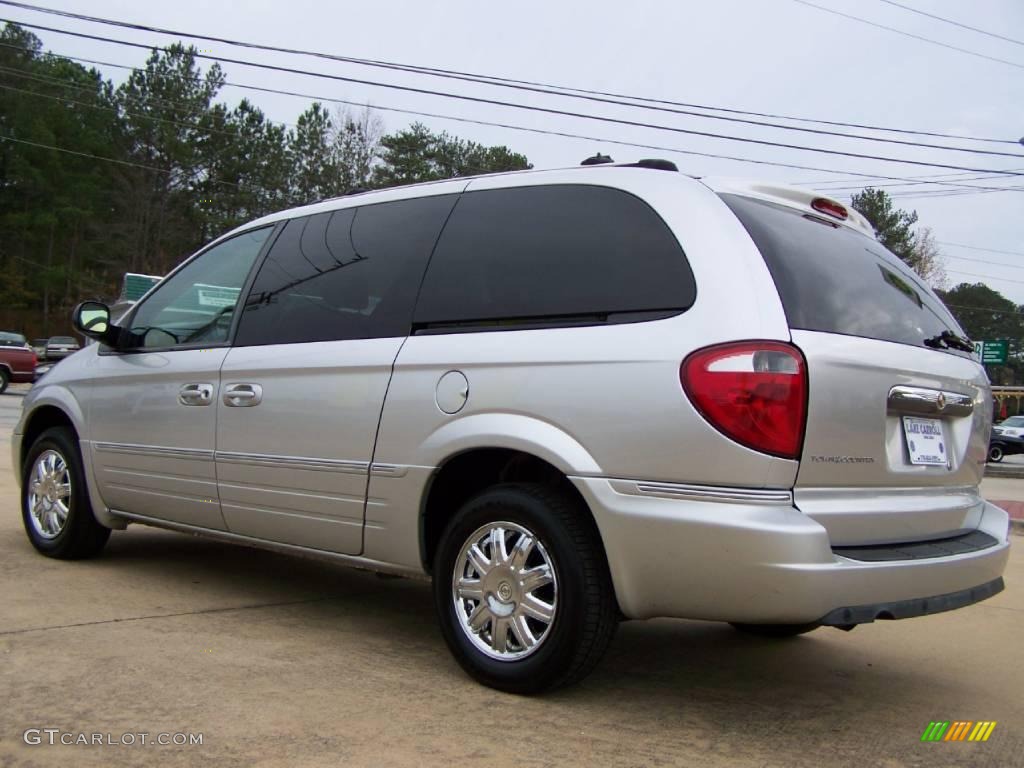 2005 Town & Country Limited - Bright Silver Metallic / Medium Slate Gray photo #8