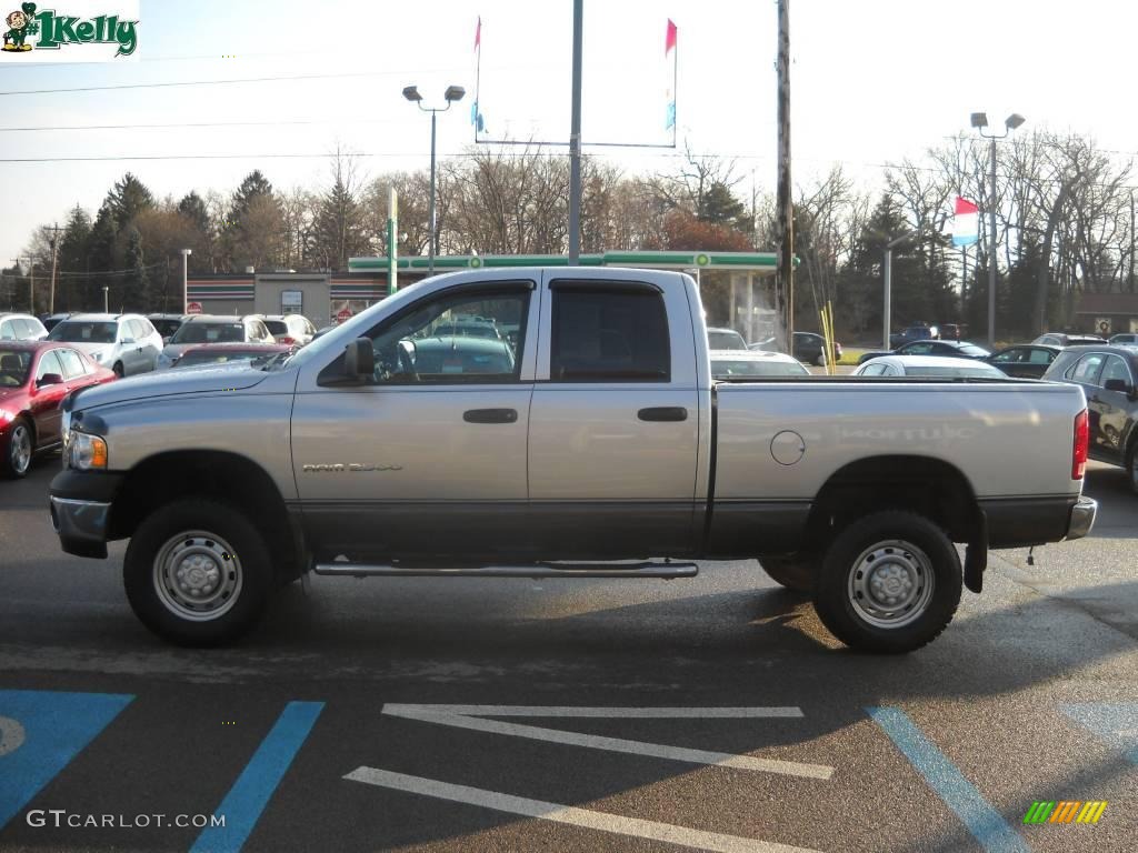 2005 Ram 2500 ST Quad Cab 4x4 - Bright Silver Metallic / Dark Slate Gray photo #6