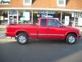 Victory Red - S10 LS Extended Cab 4x4 Photo No. 2