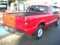 Victory Red - S10 LS Extended Cab 4x4 Photo No. 3