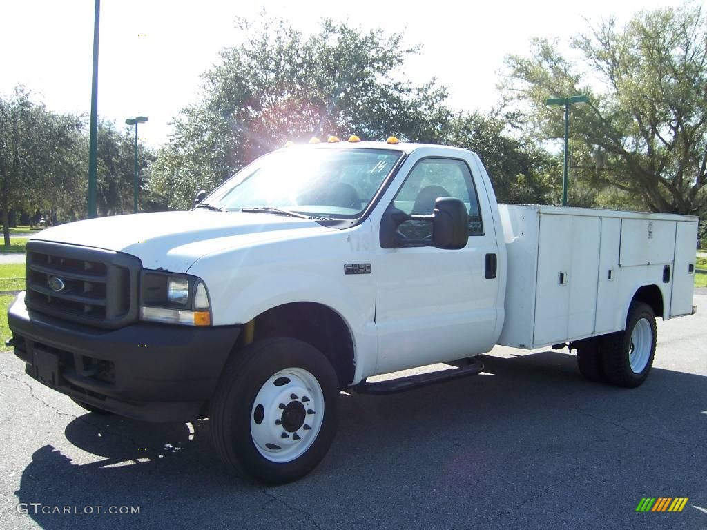 2004 F450 Super Duty XL Regular Cab 4x4 Chassis Utility - Oxford White / Medium Flint photo #6