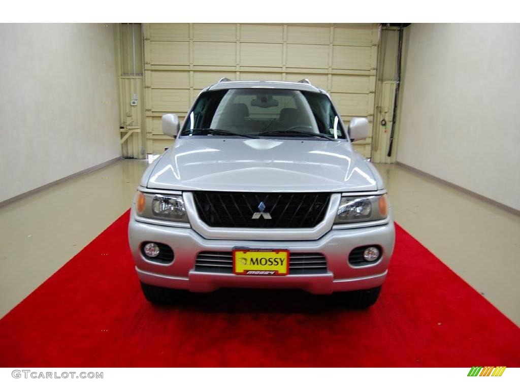 2003 Montero Sport Limited - Summit White / Gray photo #2