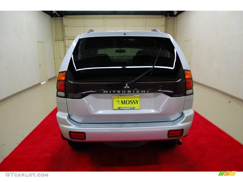 2003 Montero Sport Limited - Summit White / Gray photo #5