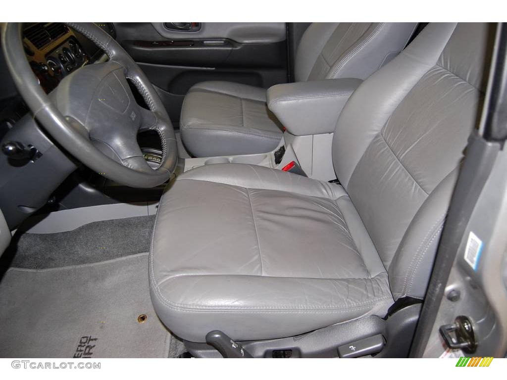 2003 Montero Sport Limited - Summit White / Gray photo #16