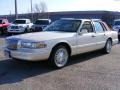 1996 Ivory Pearl Tri-Coat Lincoln Town Car Signature  photo #7