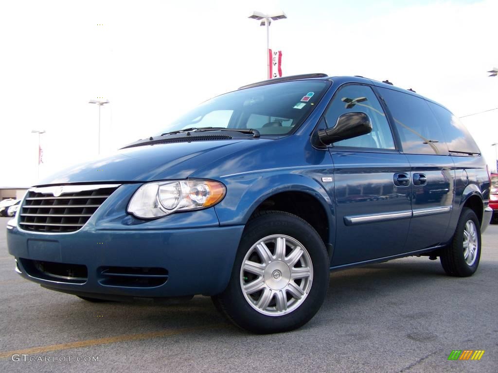 2005 Town & Country Touring - Atlantic Blue Pearl / Dark Khaki/Light Graystone photo #4