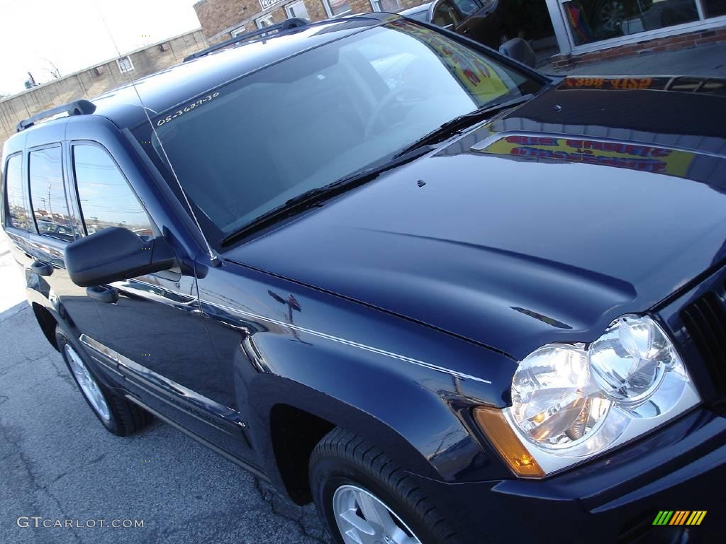 2005 Grand Cherokee Laredo 4x4 - Midnight Blue Pearl / Medium Slate Gray photo #1