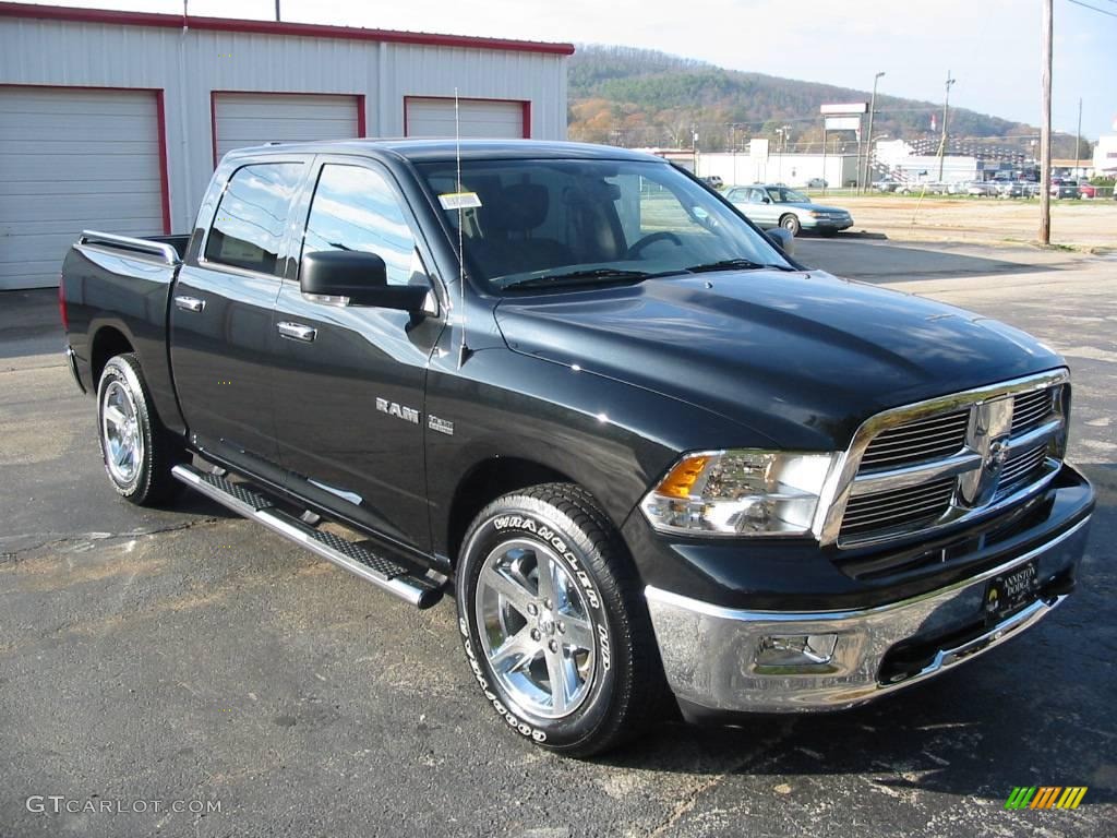 2010 Ram 1500 Big Horn Crew Cab - Brilliant Black Crystal Pearl / Dark Slate/Medium Graystone photo #1